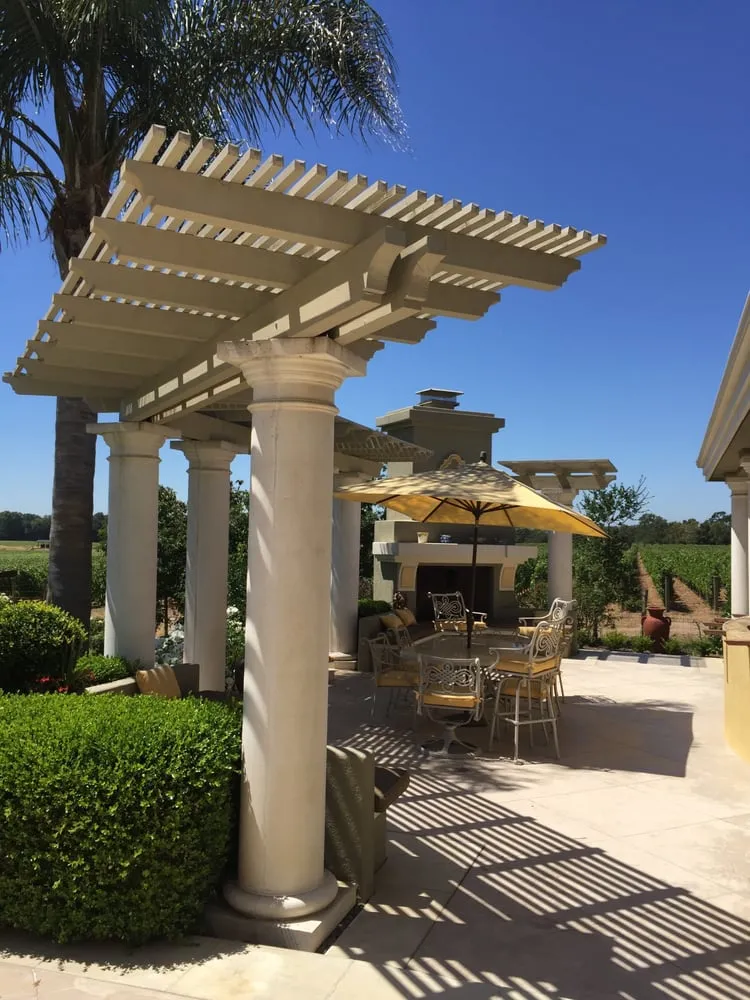 Local lawn mowing service experts serving Windsor, CA - Visual Dream Landscapes