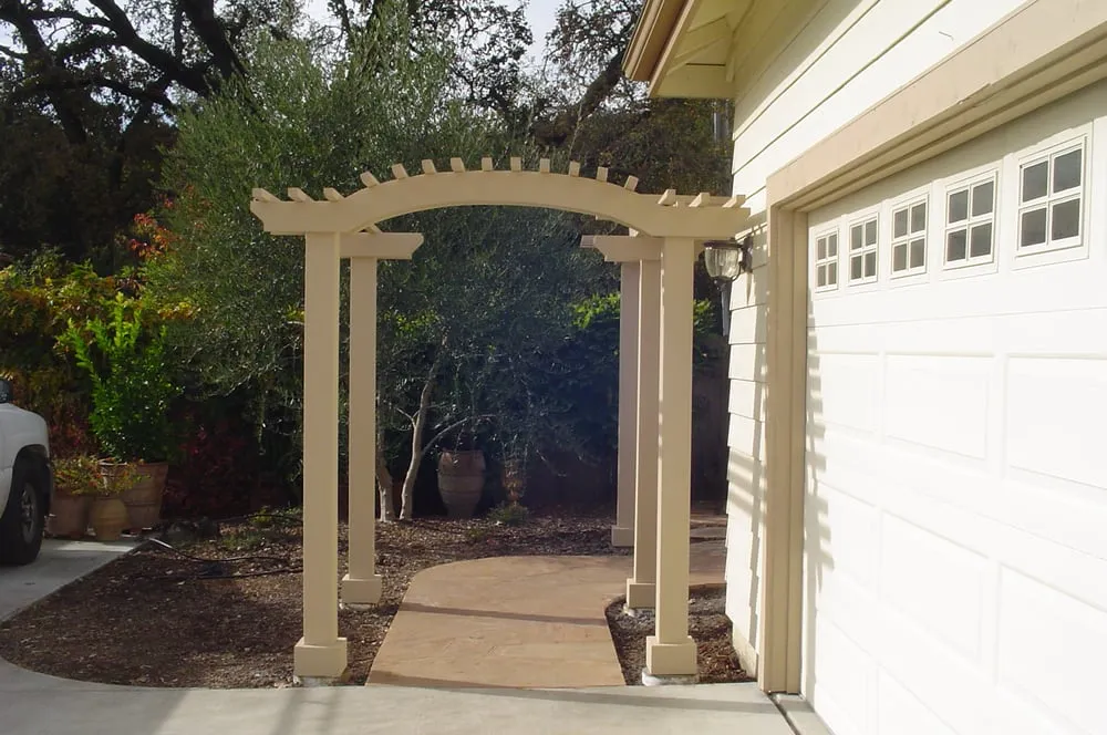 Trusted residential landscaping for beautiful yards in Windsor, CA by Visual Dream Landscapes