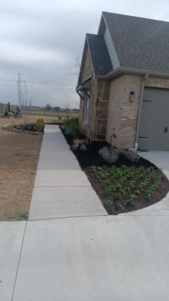 Top-rated outdoor landscaping for residential properties in Whitewright, TX by Visual Mowing and Landscapes