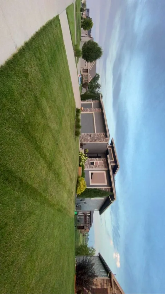 Top-rated lawn mowing service in Ankeny, IA - Vital View Services