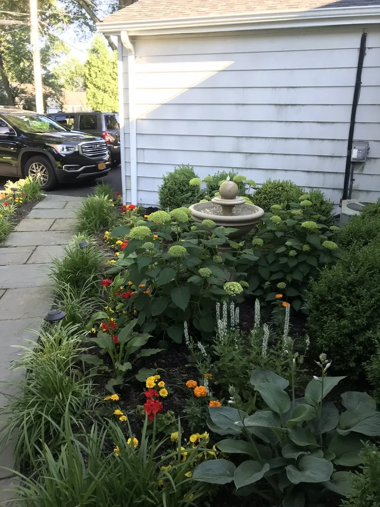 Professional lawn mowing service in New Rochelle, NY - Vito Portanova Landscaping