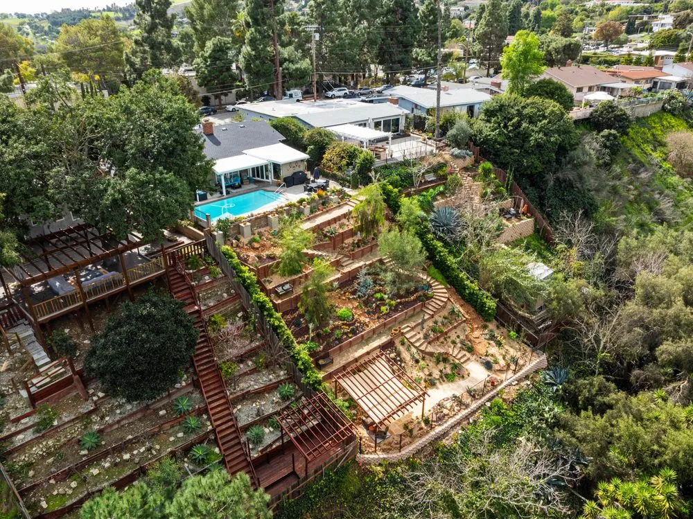 Professional landscape design in Calabasas, CA by Vitoli Landscape Design