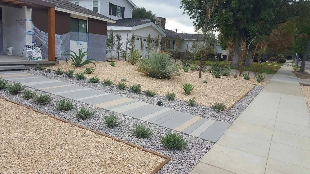 Reliable lawn mowing service in Palo Alto, CA by Vitoli