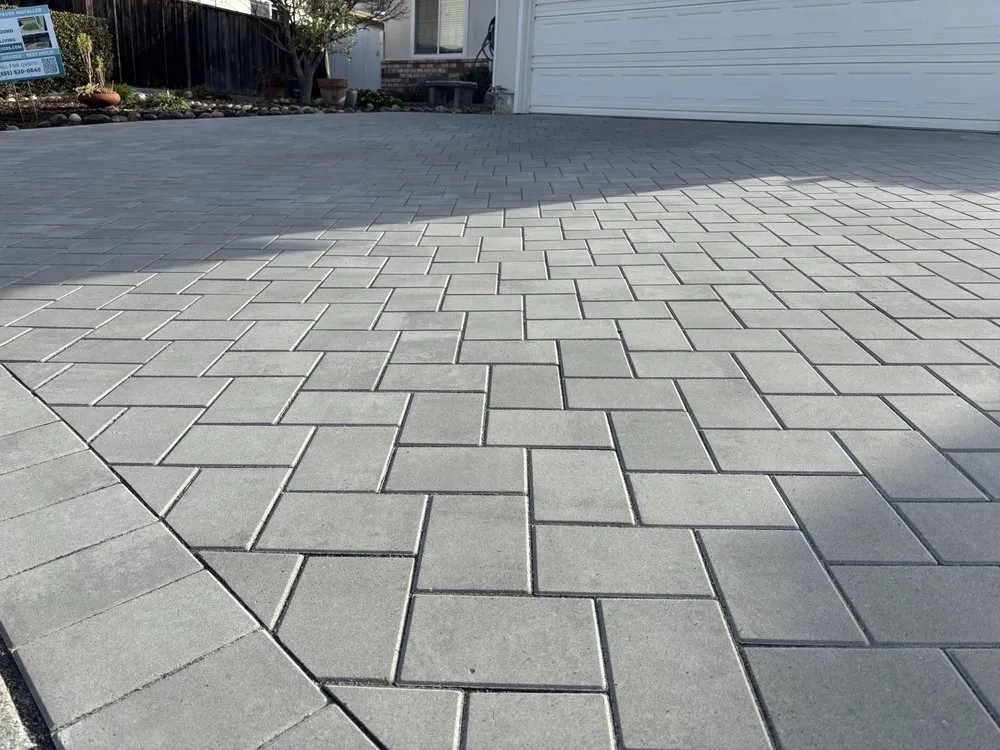 Professional lawn care service experts serving San Pablo, CA - Vitoria Pavers Contractor