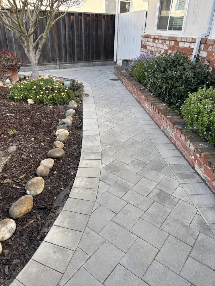 Local lawn care service experts serving San Pablo, CA - Vitoria Pavers Contractor