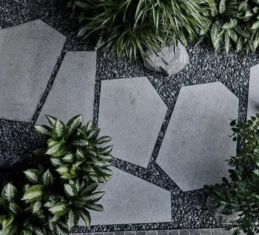 Professional garden landscaping in Miami, FL by Viva Patio Landscape