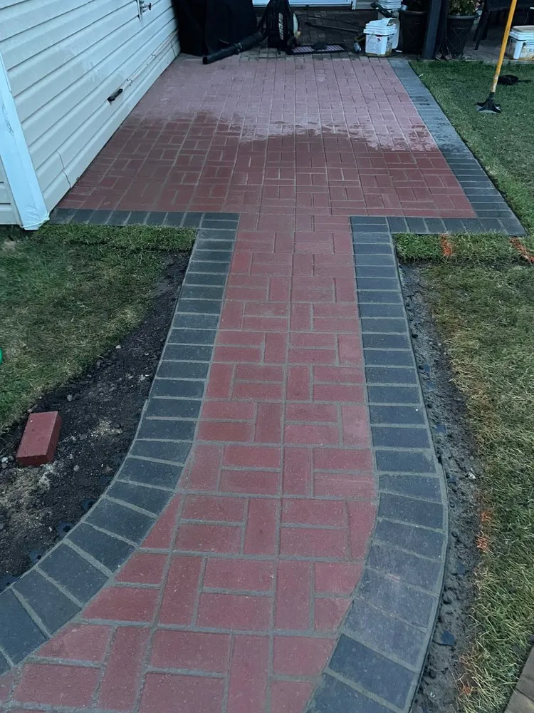 Expert lawn mowing service experts serving Des Plaines, IL - Vivas Landscaping