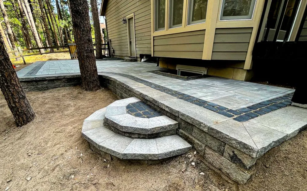 Trusted lawn care service with custom design across Larkspur, CO - Vivid Colorado