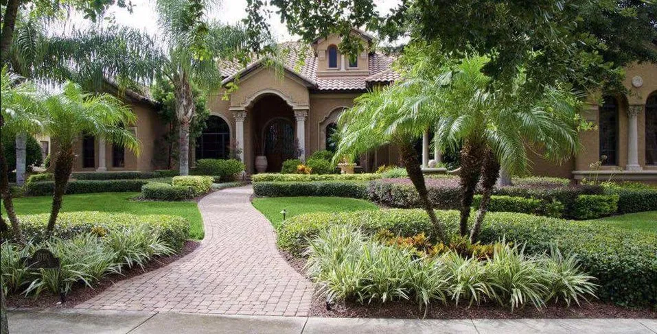 Custom lawn mowing service in Loxahatchee, FL - Vivid Green Landscaping