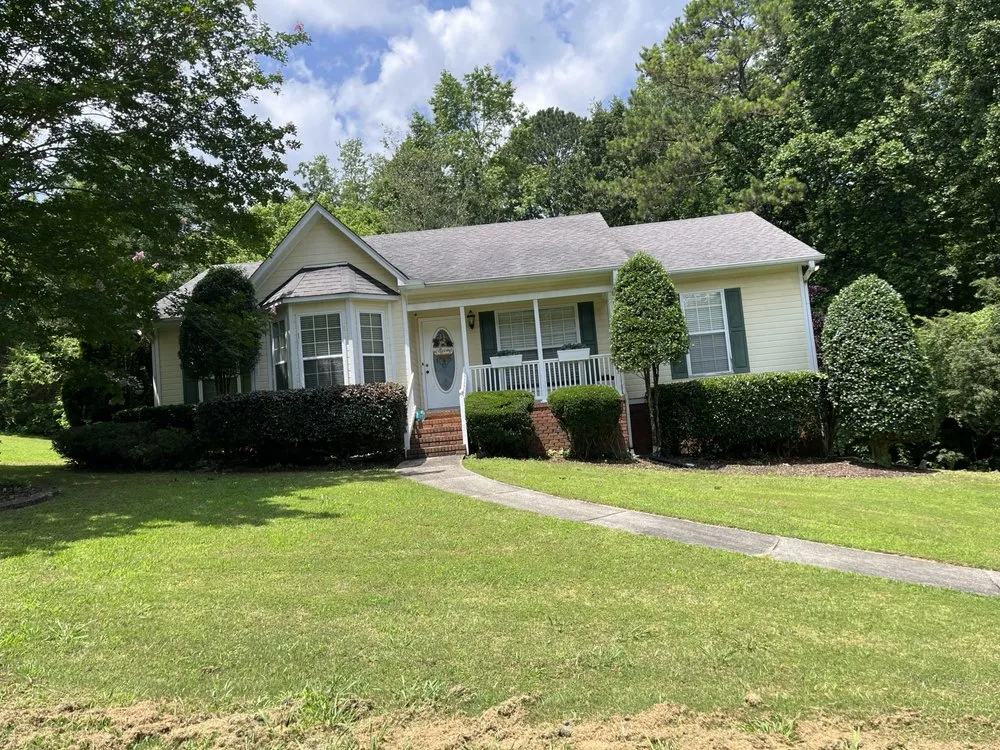 Custom yard maintenance near you in Trussville, AL by Vivid Lawn Service