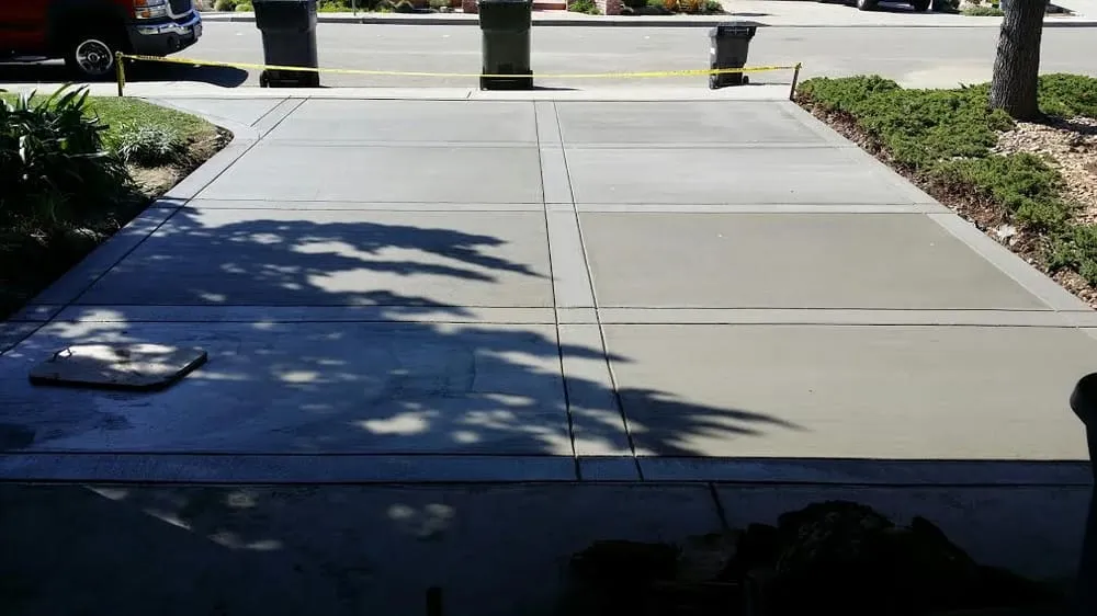 Trusted yard maintenance for homes in Santa Clara, CA by Vizcarra Landscape Management