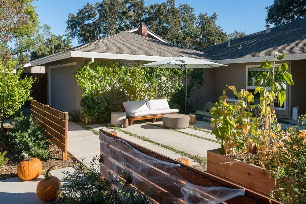 Professional lawn mowing service in Vacaville, CA by Vizcay Landscaping