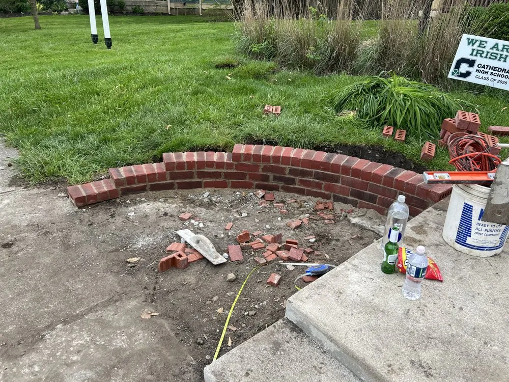 Reliable lawn care service in Indianapolis, IN by Vizcaya Landscape