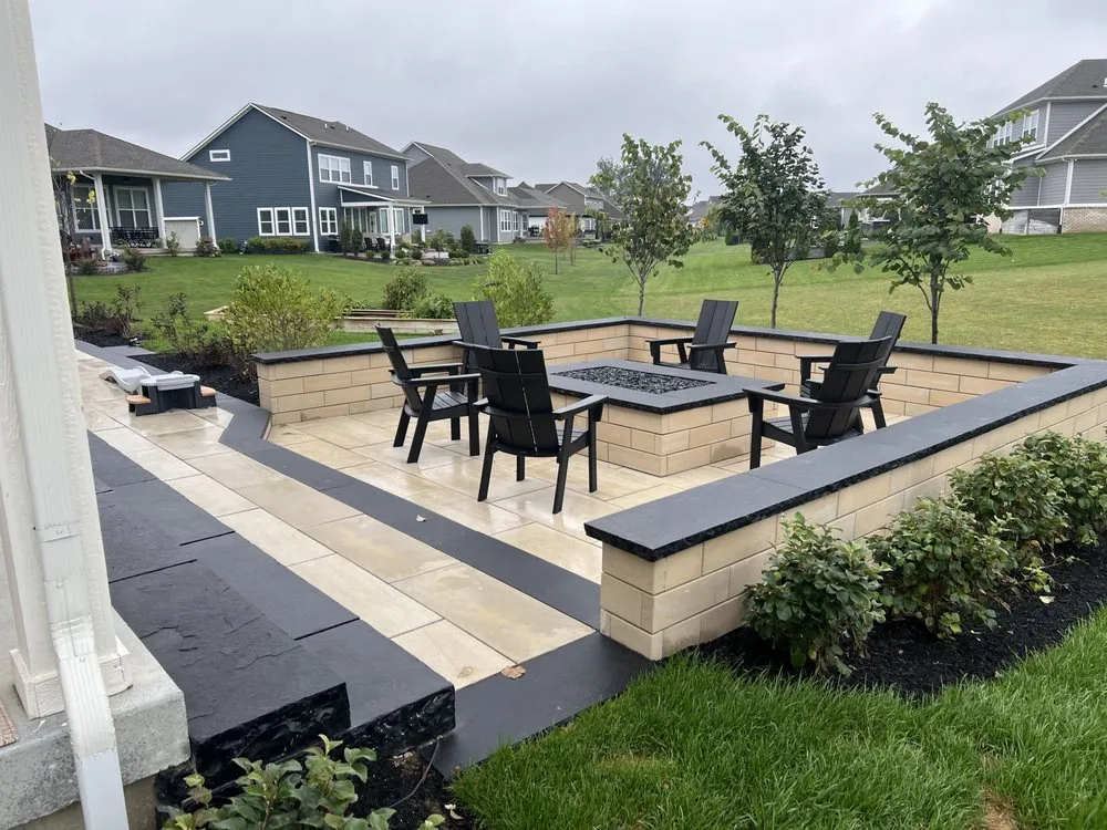 Custom landscape design for homes in Indianapolis, IN by Vizcaya Landscape