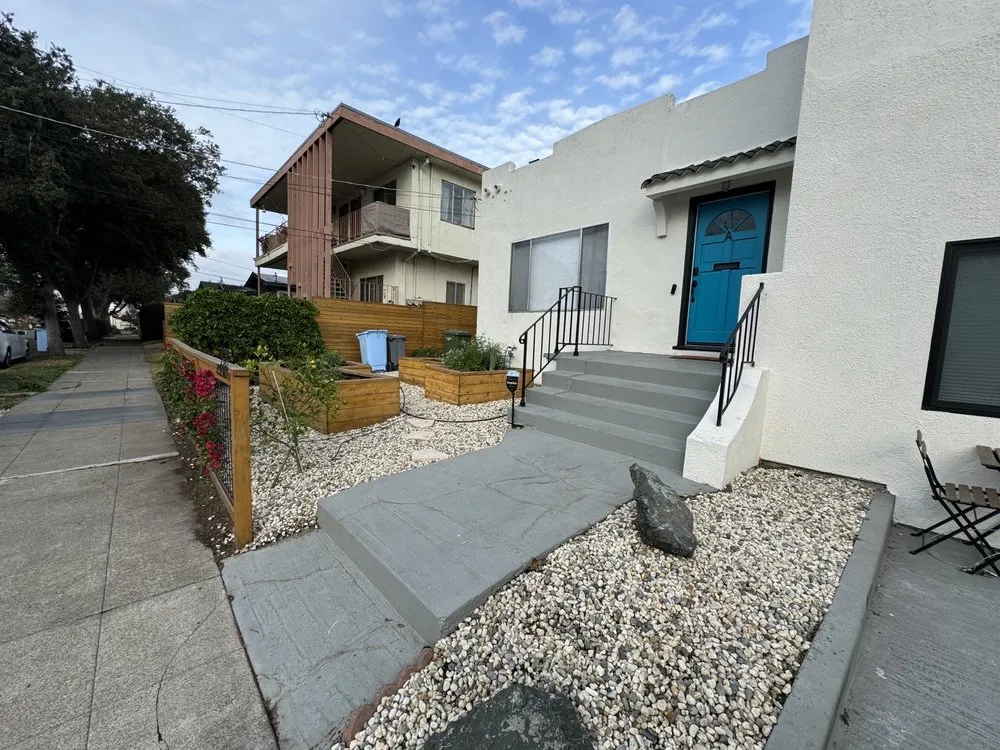 Professional lawn mowing service experts serving Hayward, CA - VL Services