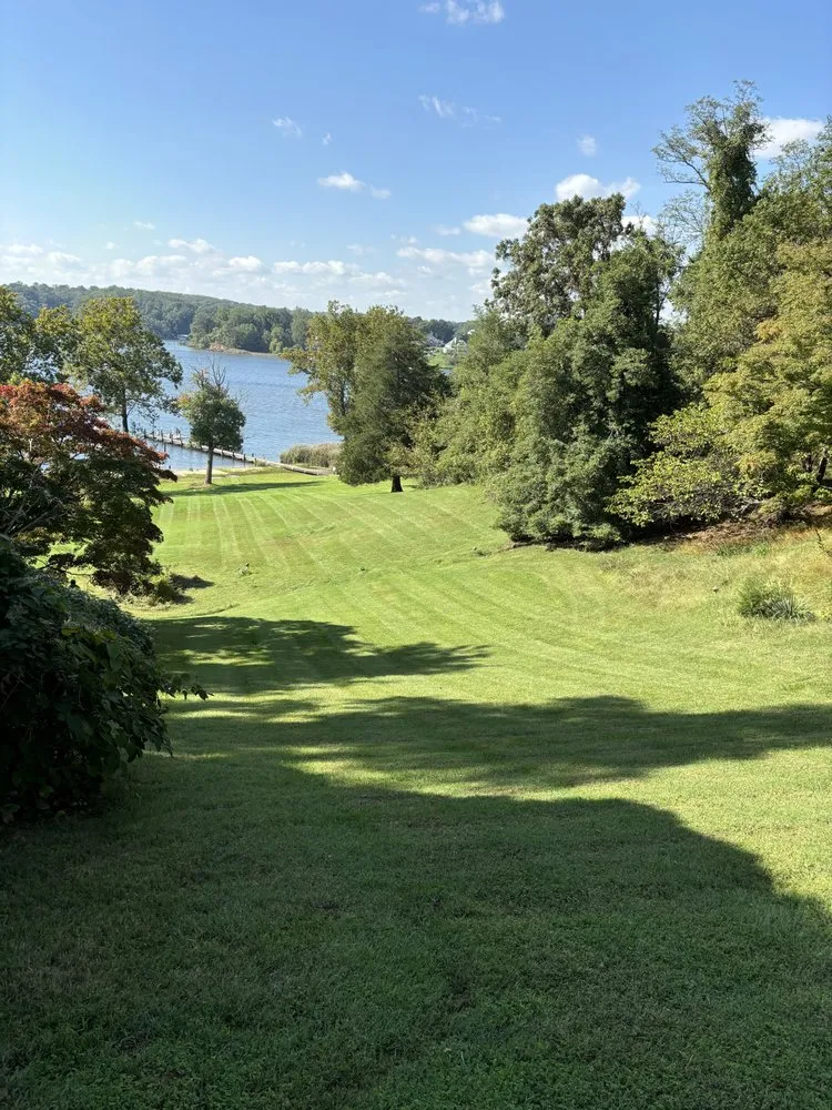Custom lawn care service in Annapolis, MD - VLC landscaping services & patios