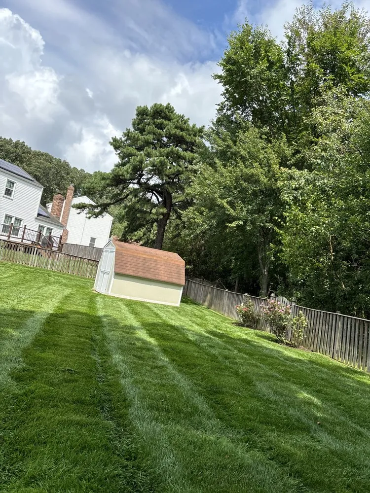 Reliable lawn care service experts serving Annapolis, MD - VLC landscaping services & patios