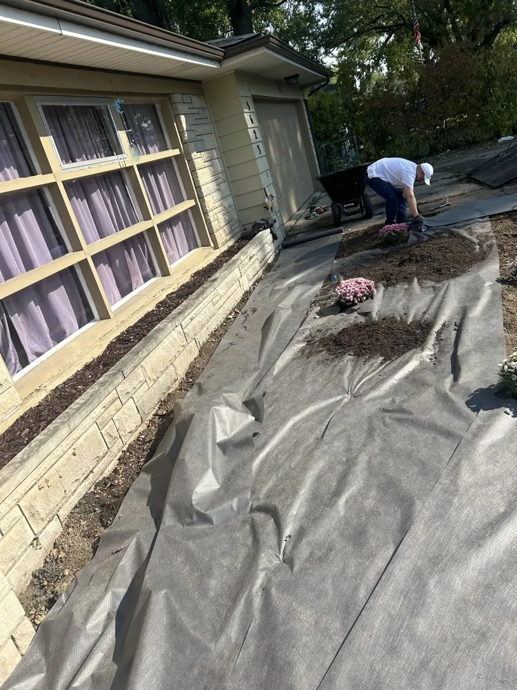 Top-rated residential landscaping in Fort Wayne, IN by Vlot Outdoor Services