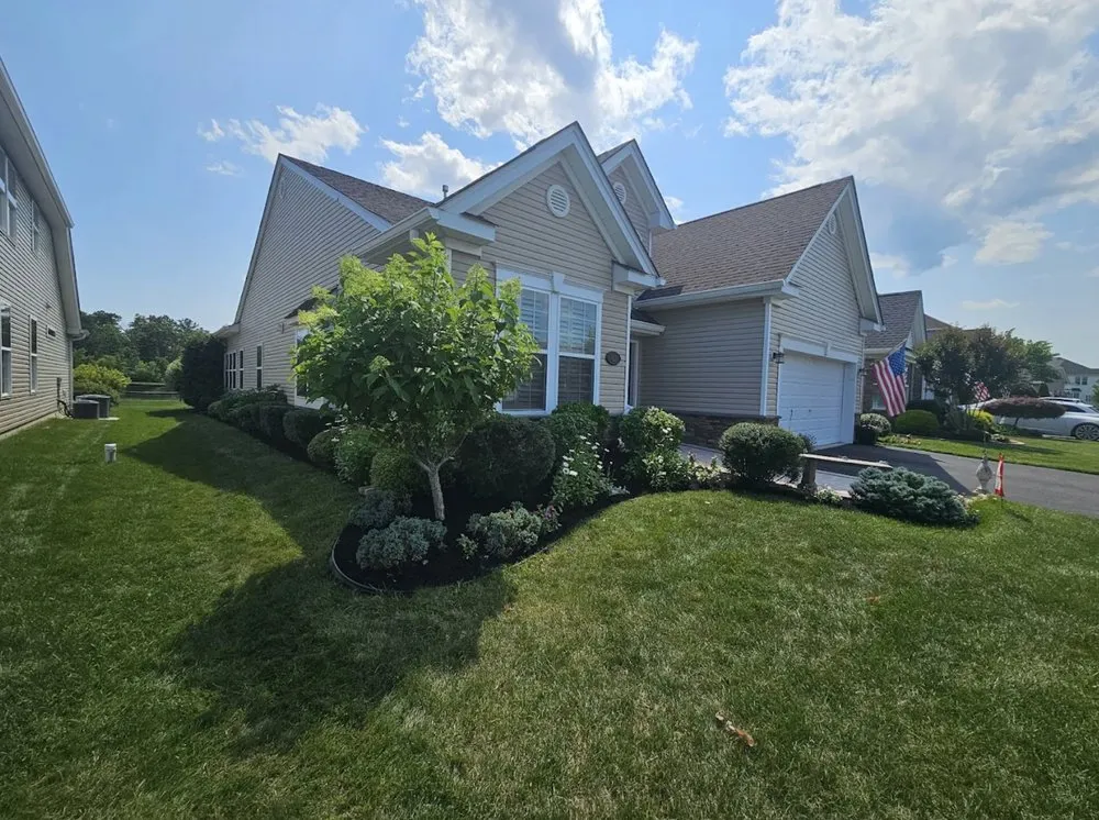 Top-rated yard cleanup service for year-round maintenance across Manahawkin, NJ - VLW Landscaping