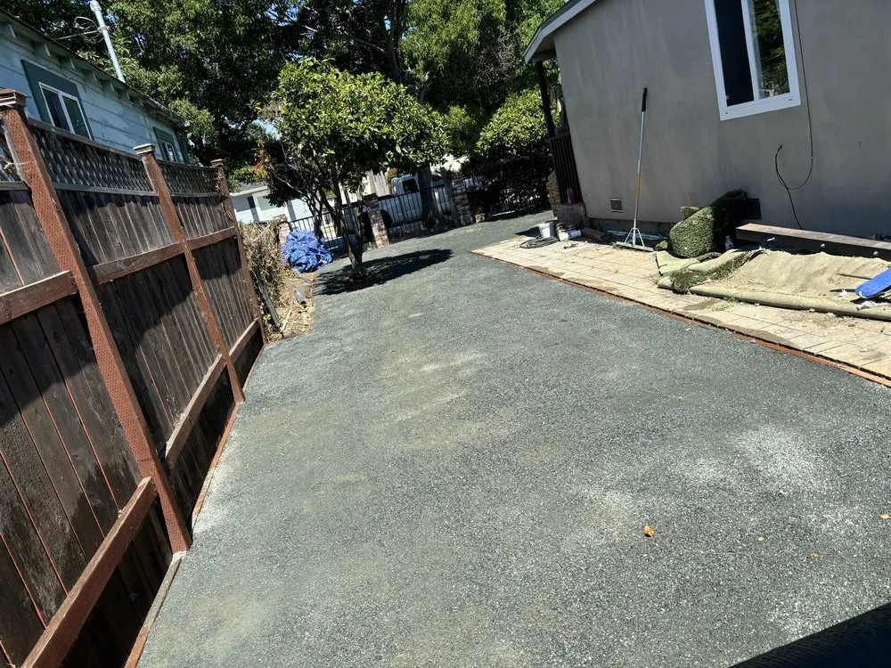 Reliable yard maintenance in Redwood City, CA by VM Landscape