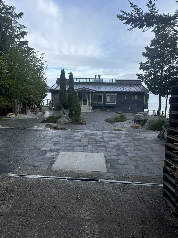 Top-rated garden landscaping in Mount Vernon, WA by V&M Landscaping