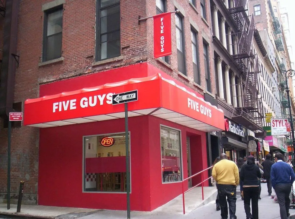 Expert yard cleanup service for year-round maintenance in Mount Vernon, WA by V&M Landscaping