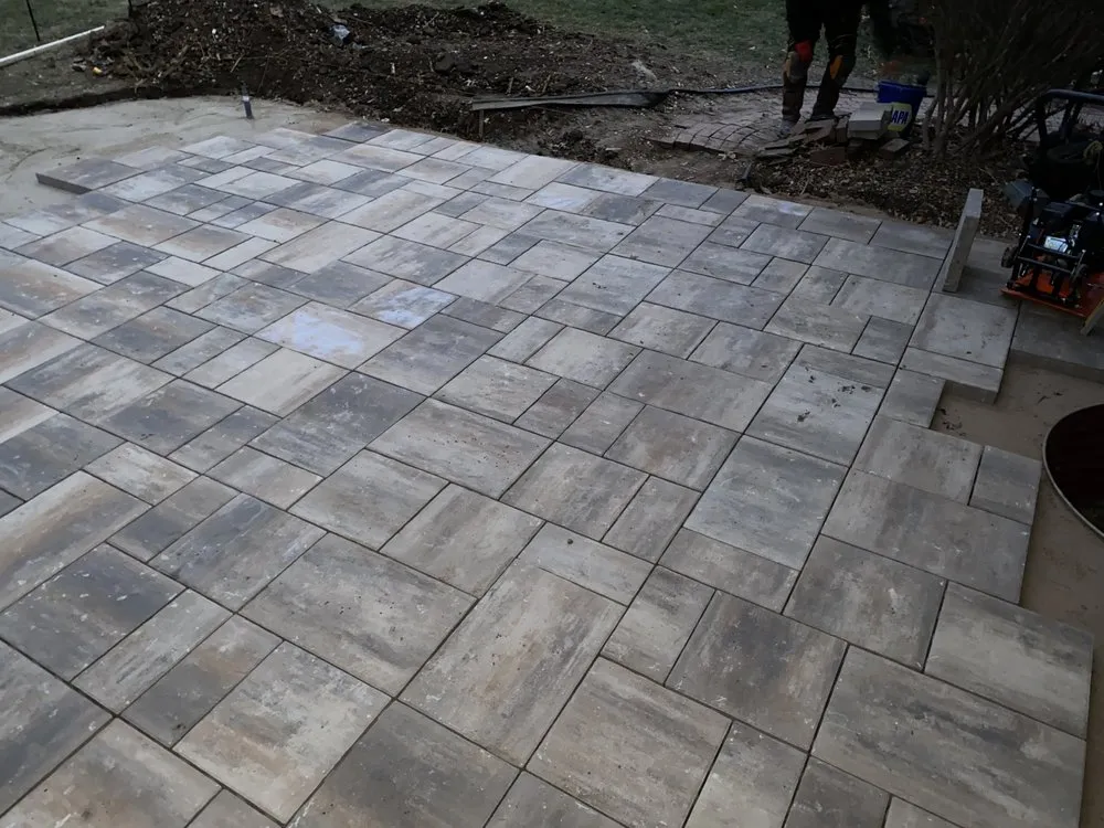 Affordable yard cleanup service in OLATHE, KS - VM Lawn & Landscape