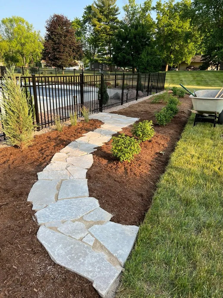 Local garden landscaping experts serving Elgin, IL - VMN Lawn Service & Snow Removal