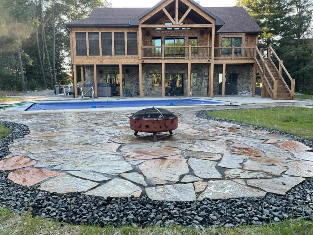 Custom landscape design in Elgin, IL by VMN Lawn Service & Snow Removal