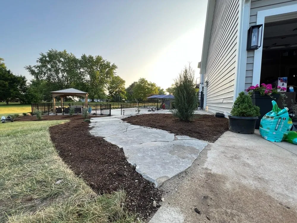 Top-rated yard cleanup service experts serving Elgin, IL - VMN Lawn Service & Snow Removal