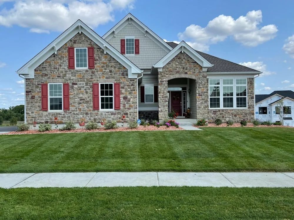 Expert garden landscaping experts serving Elgin, IL - VMN Lawn Service & Snow Removal