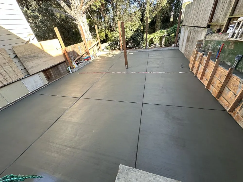 Expert lawn care service experts serving Redwood City, CA - VMS Landscape Design