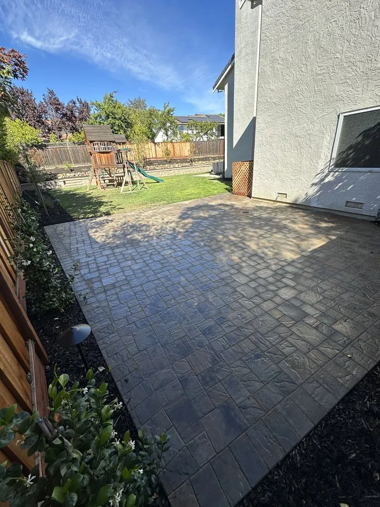 Professional landscape design in Redwood City, CA by VMS Landscape Design