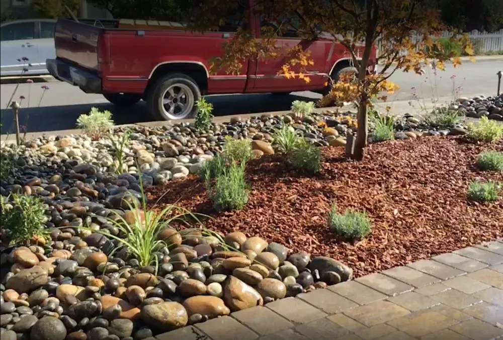 Professional lawn mowing service in Redwood City, CA by VMS Landscape Design