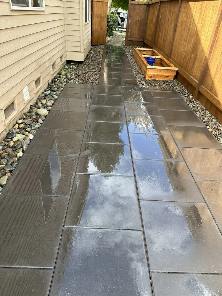 Custom yard maintenance for homes in Seattle, WA by VN landscaping