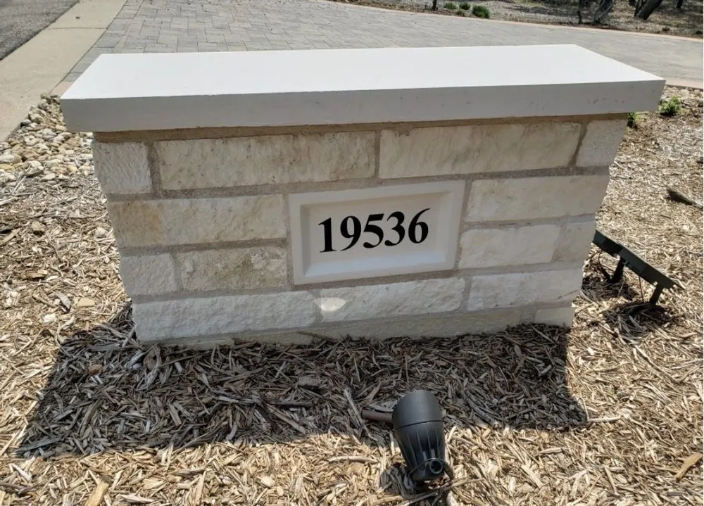 Affordable yard maintenance for homes in Austin, TX by Vnovascape