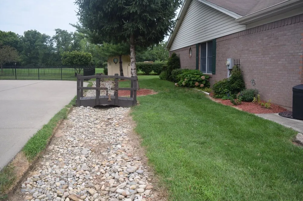 Professional lawn care service in Cincinnati, OH - VNR Lawn Service & Maintenance