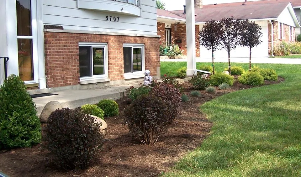 Custom lawn mowing service experts serving New Lebanon, OH - Vogel's Nursery