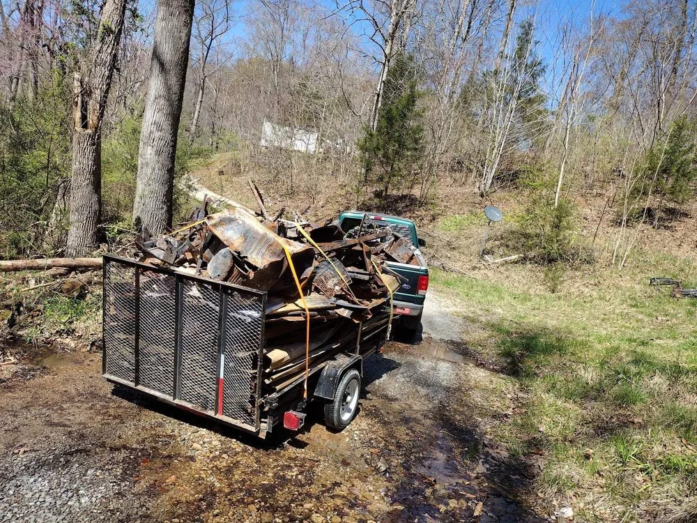 Professional lawn care service experts serving LaFollette, TN - Volunteer Junk Removal Landscaping