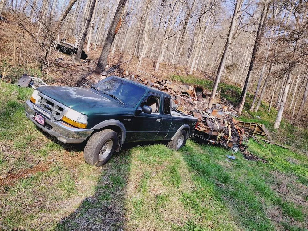 Trusted lawn mowing service experts serving LaFollette, TN - Volunteer Junk Removal Landscaping