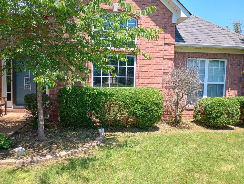 Local landscape installation in Gadsden, TN by Volunteer Lawn Care