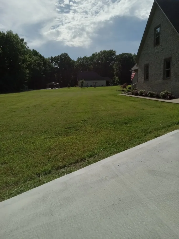 Top-rated garden landscaping near you across Gadsden, TN - Volunteer Lawn Care