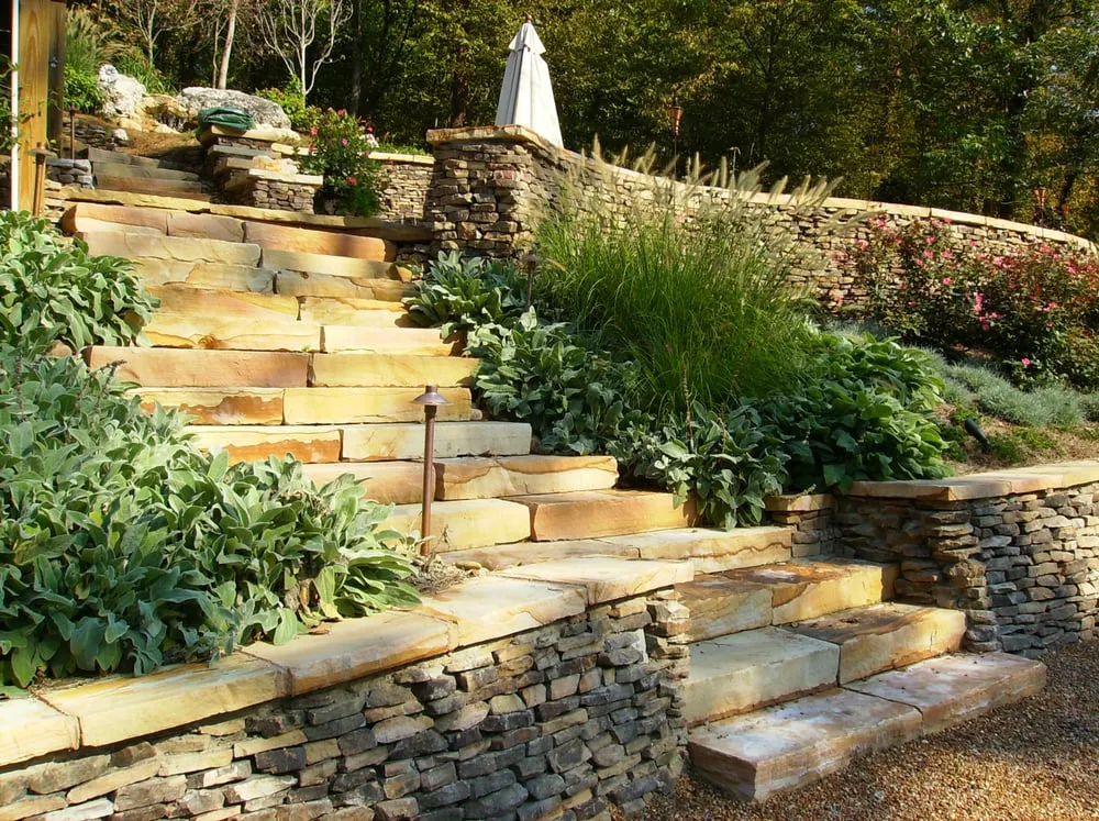 Top-rated residential landscaping with custom design in Knoxville, TN by Volunteer Lawn Care