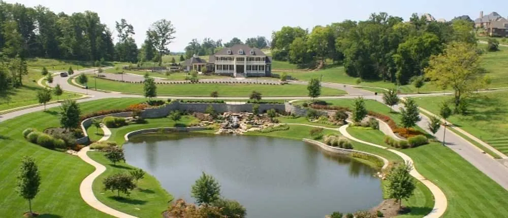 Local lawn mowing service for year-round maintenance across Knoxville, TN - Volunteer Lawn Care