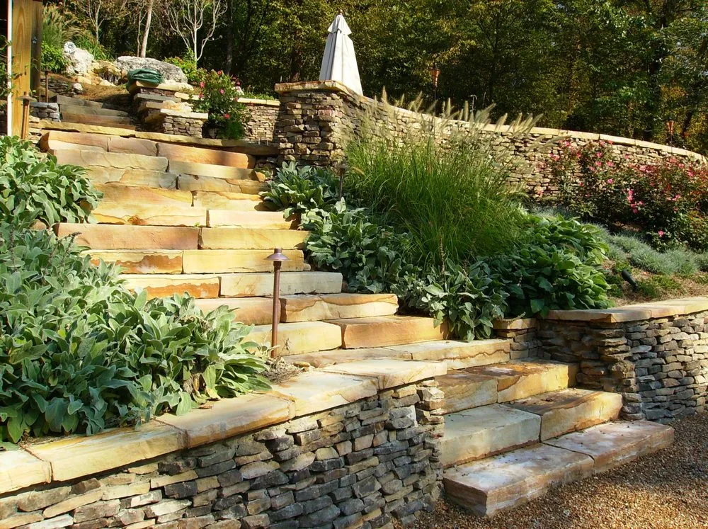 Expert outdoor landscaping for beautiful yards across Knoxville, TN - Volunteer Lawn Care