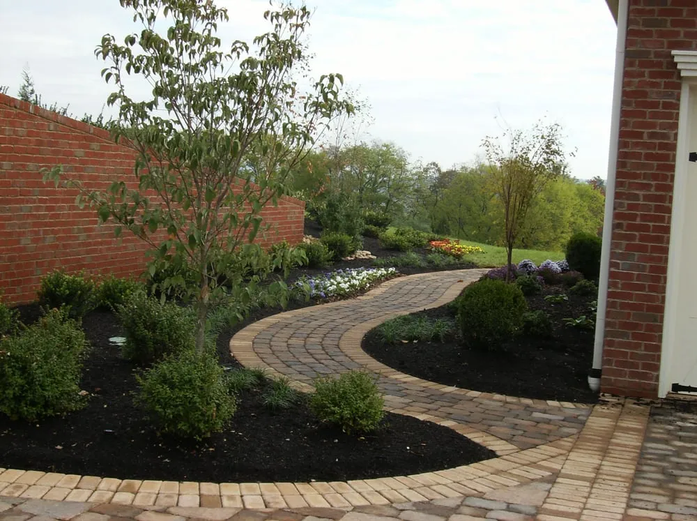 Reliable outdoor landscaping near you in Knoxville, TN by Volunteer Lawn Care