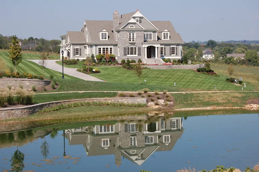 Top-rated garden landscaping in Knoxville, TN by Volunteer Lawn Care