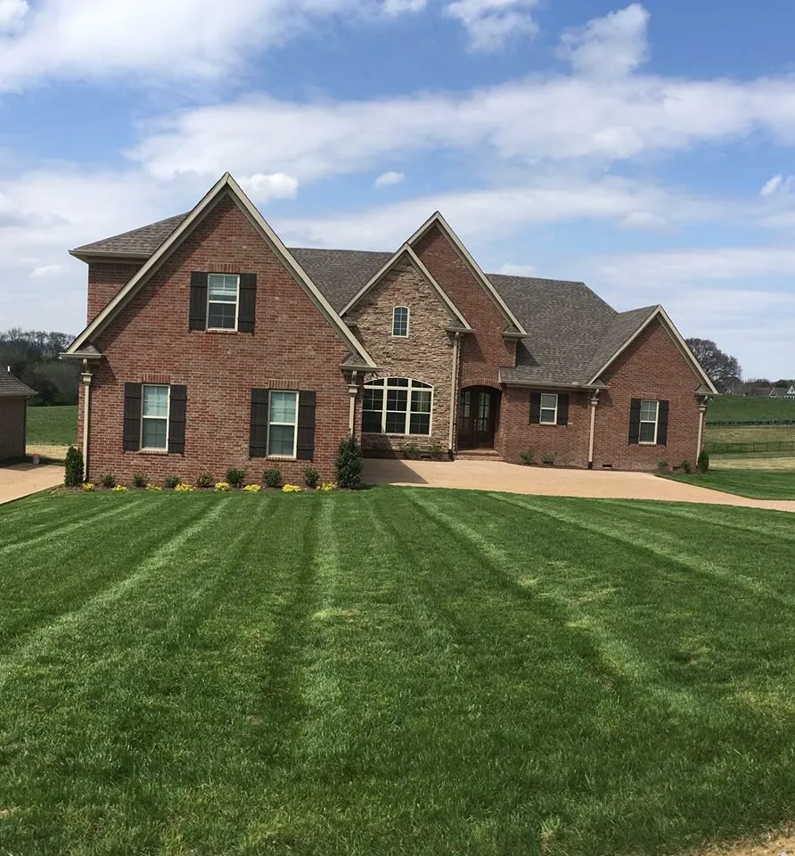 Affordable garden landscaping for beautiful yards across White House, TN - Volunteer Lawncare