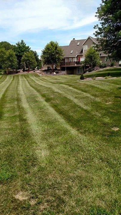 Expert landscaping services experts serving Carlyle, IL - Voss Landscaping