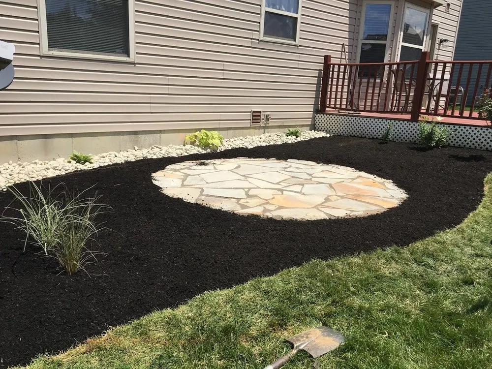 Trusted residential landscaping experts serving Cincinnati, OH - V&R Landscaping & Lawn